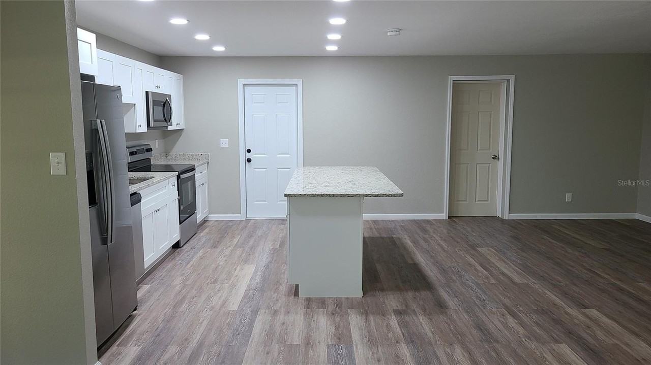 4611 W Villa Rosa St - Photo 6 of 22