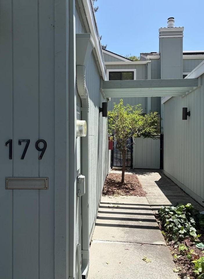 179 Ortega Ave - Photo 2 of 17