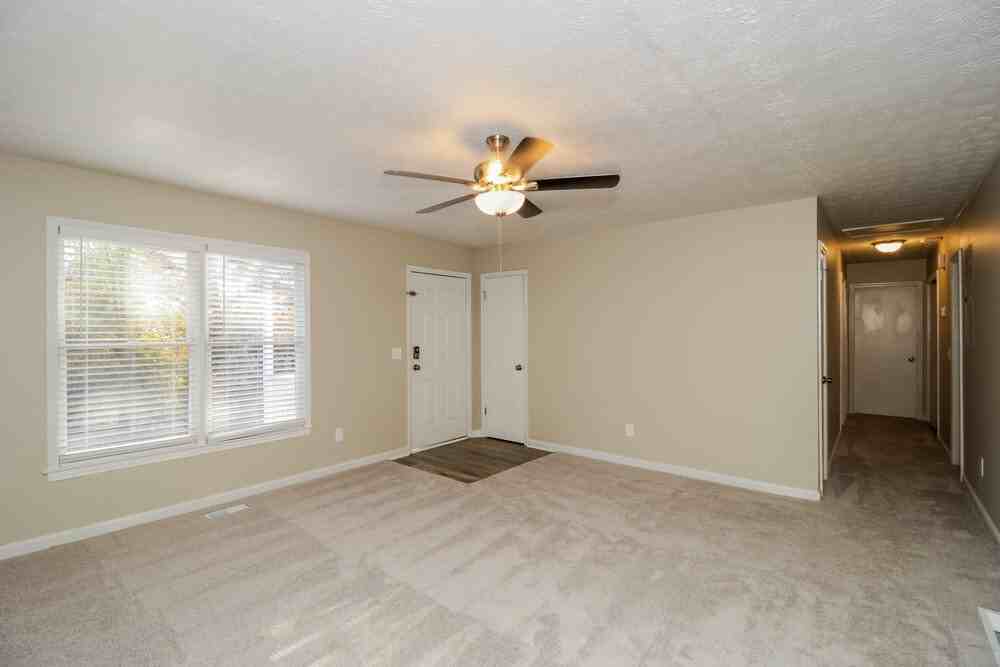 189 Gray Rd - Photo 4 of 16