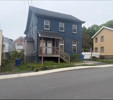 featured image of 8 Roberts St #2A