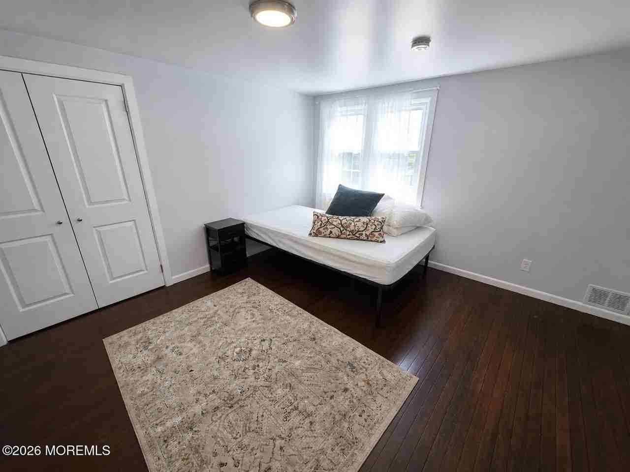 916 Sunset Ave #4 - Photo 3 of 7