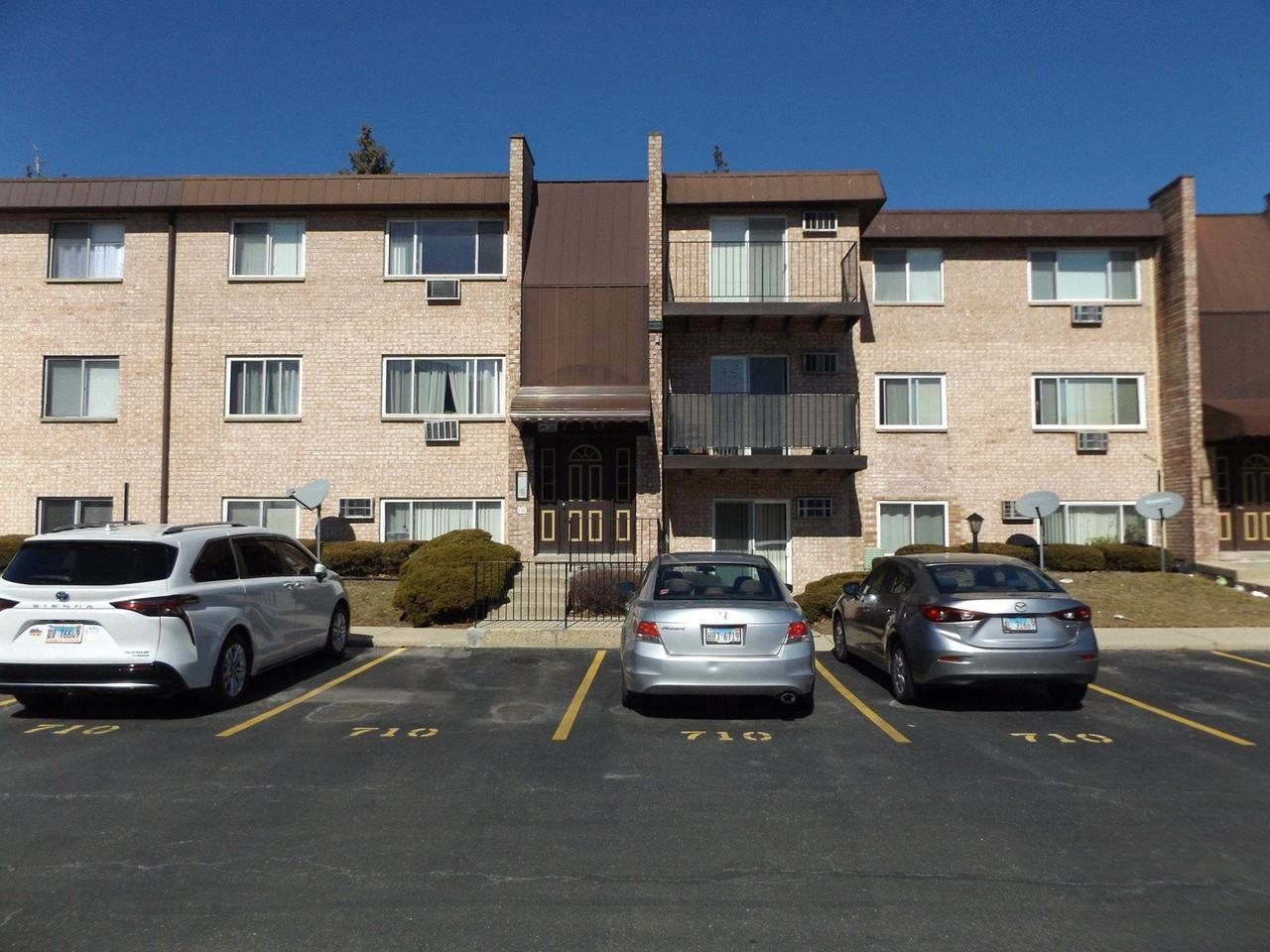 710 W Huntington Commons Rd #1A