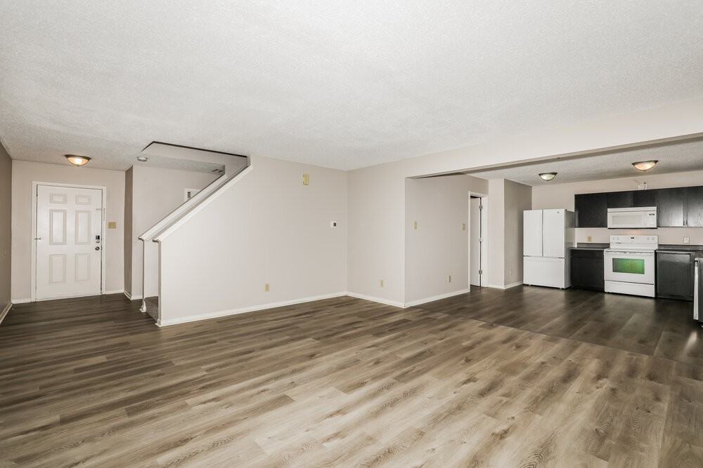 9205 Middlebury Way - Photo 4 of 17