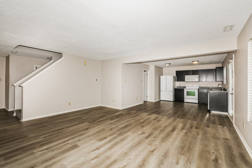 9205 Middlebury Way - Photo 5 of 17