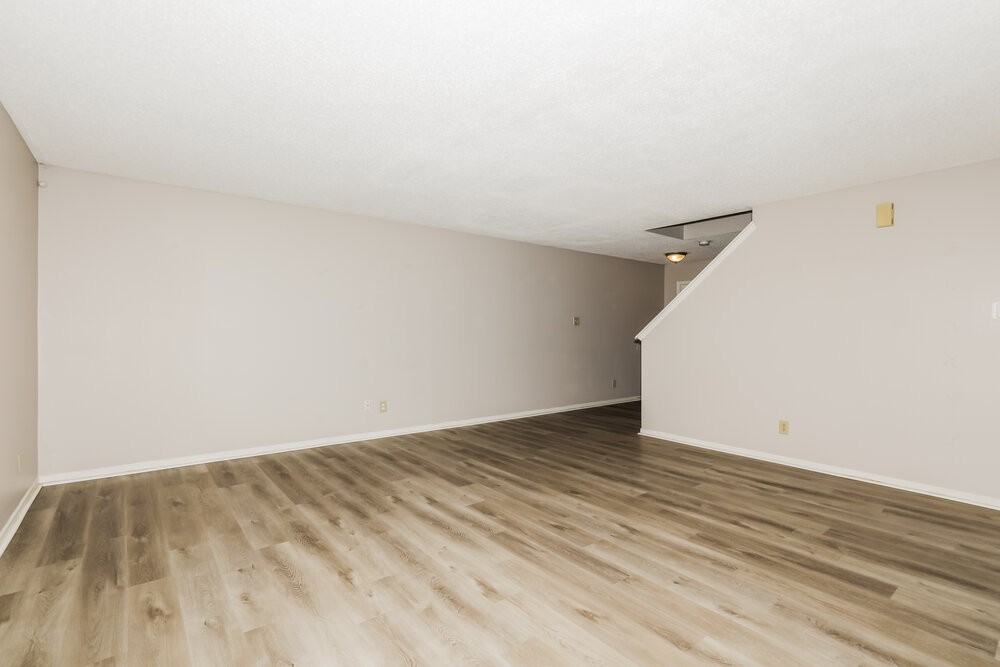 9205 Middlebury Way - Photo 6 of 17