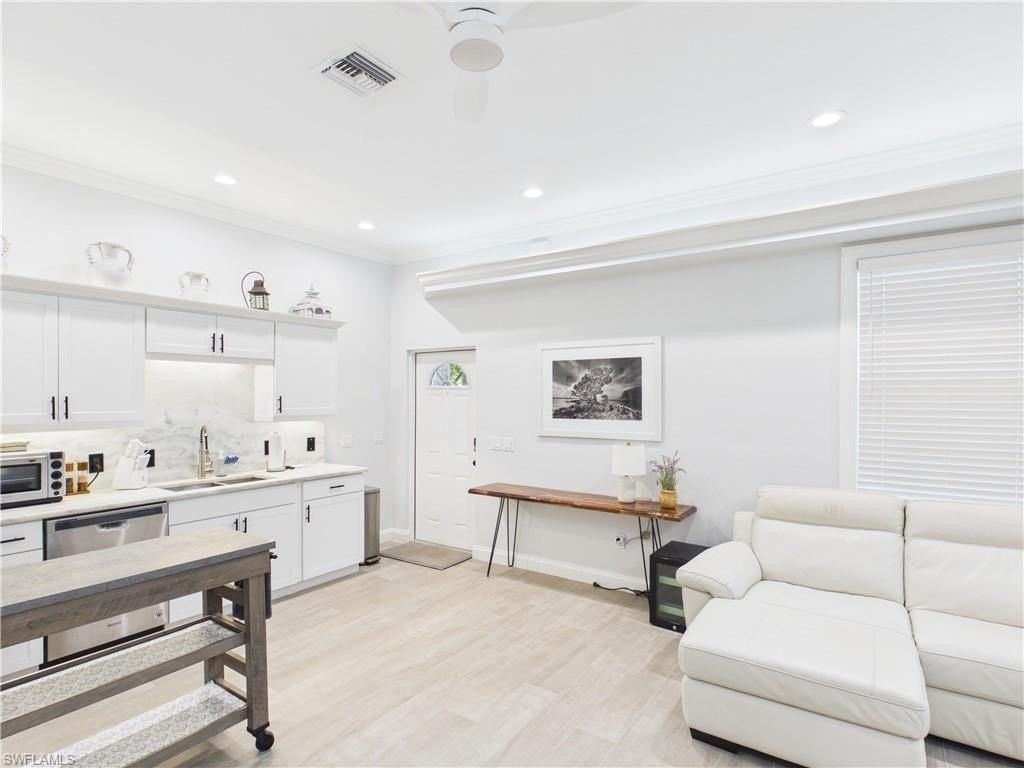 6072 Polly Ave - Photo 7 of 19