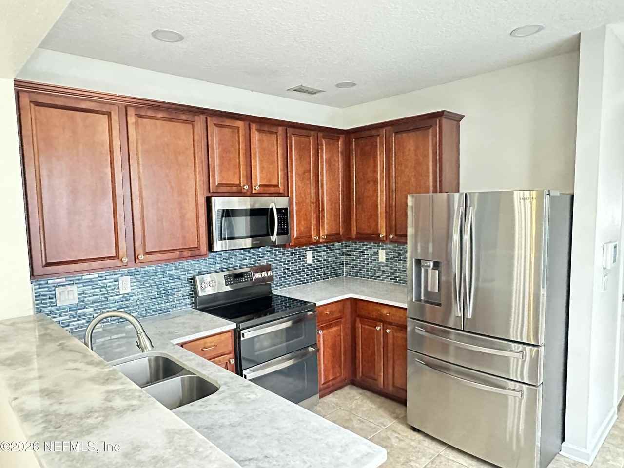 4163 Highwood Dr - Photo 2 of 17