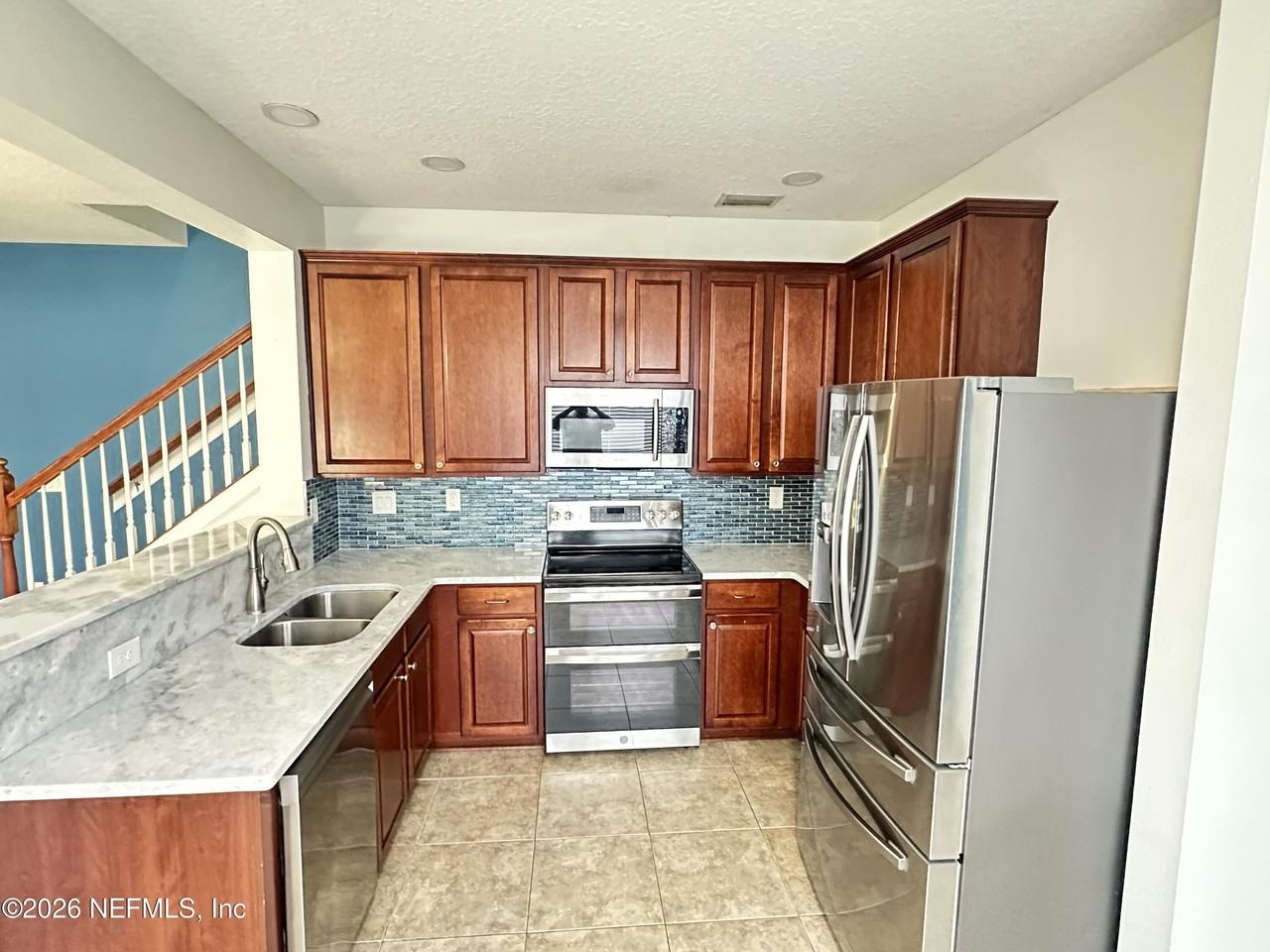 4163 Highwood Dr - Photo 3 of 17
