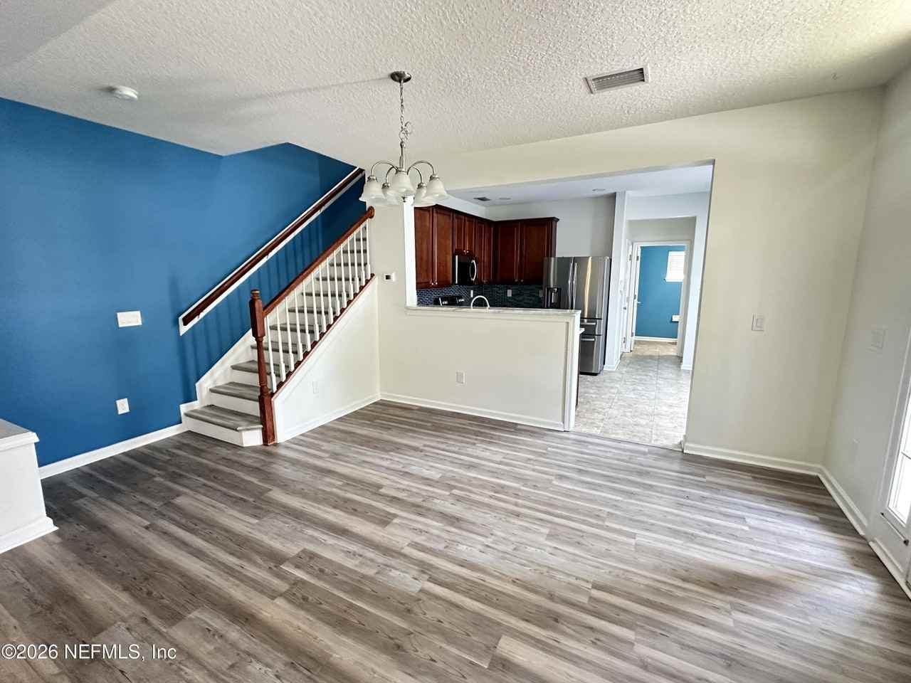 4163 Highwood Dr - Photo 5 of 17