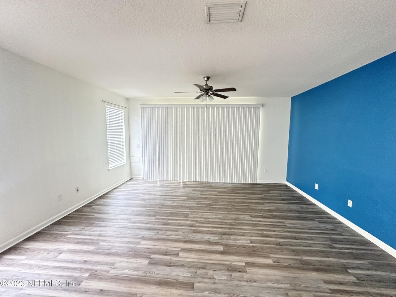 4163 Highwood Dr - Photo 6 of 17