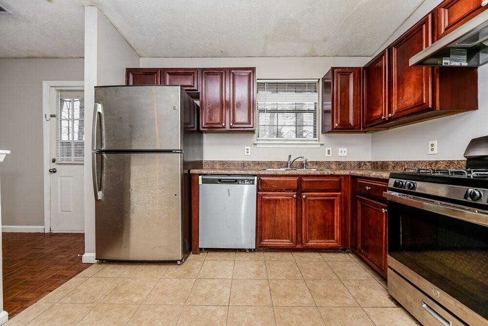 1102 Cherokee Hts - Photo 6 of 16