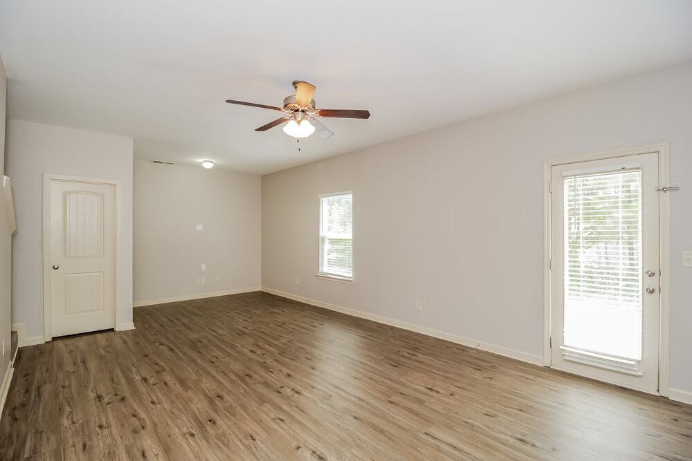 38 Crescent Ln - Photo 4 of 17
