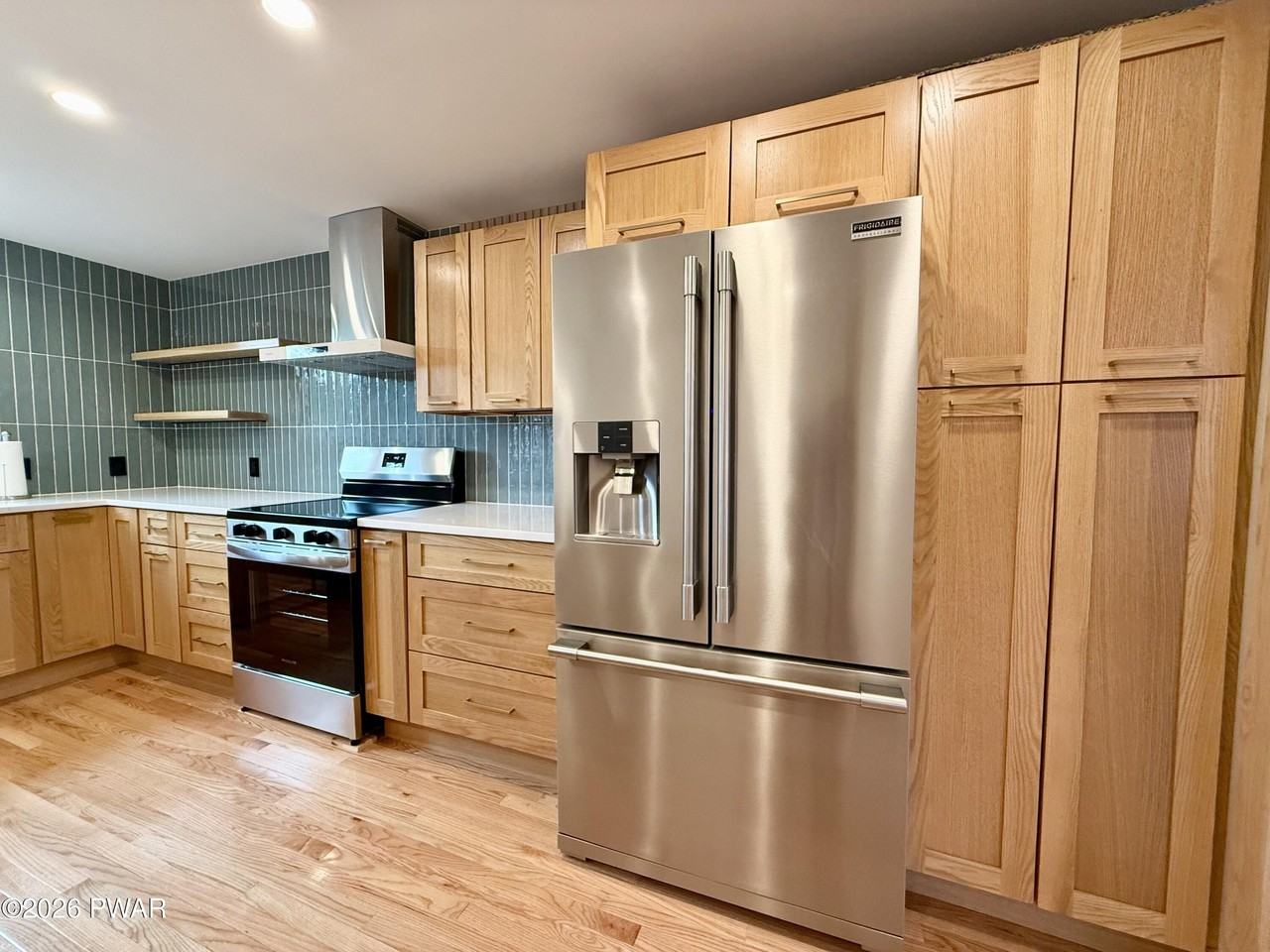 955 Main St - Photo 2 of 20