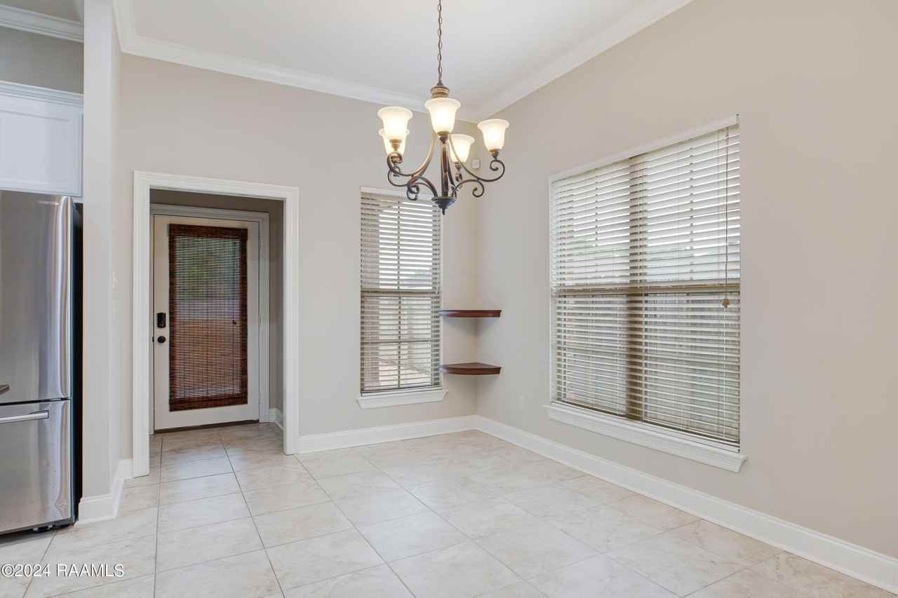 919 Russo St - Photo 7 of 13