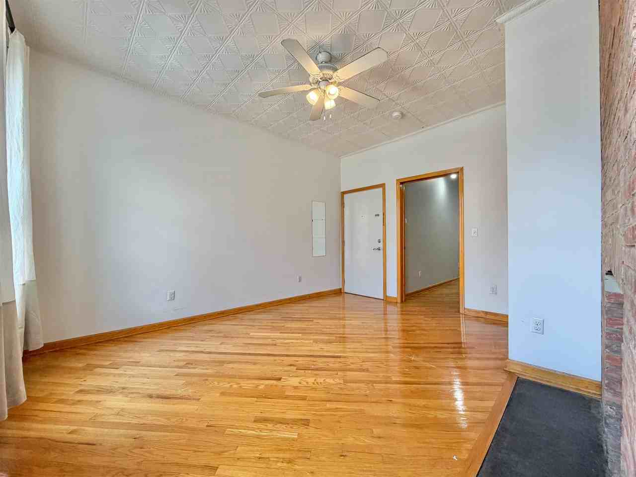 402 Madison St - Photo 2 of 13