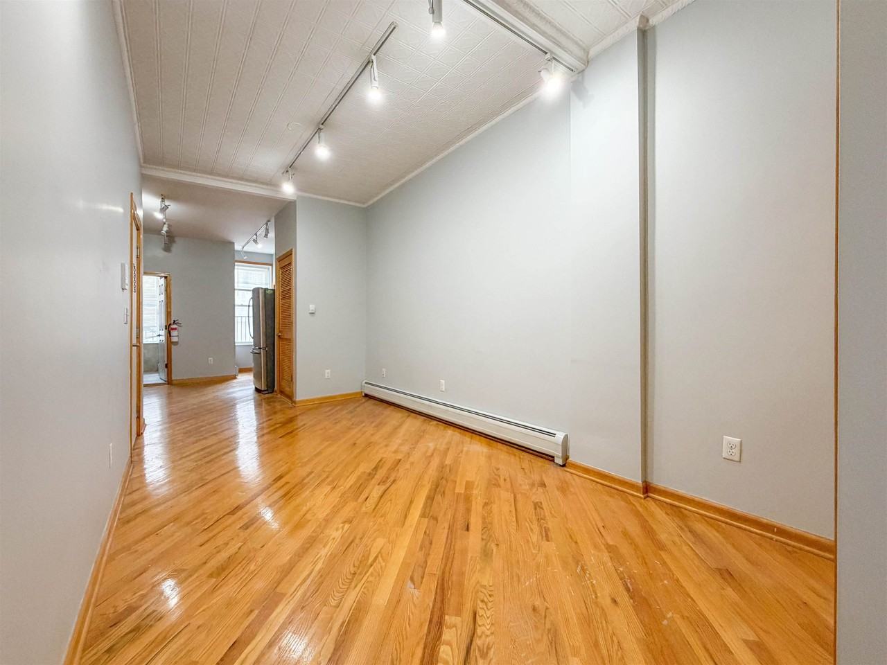 402 Madison St - Photo 4 of 13