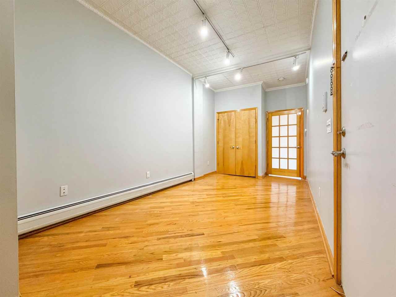 402 Madison St - Photo 7 of 13