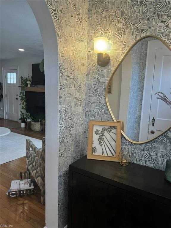 320 23rd St - Photo 3 of 19