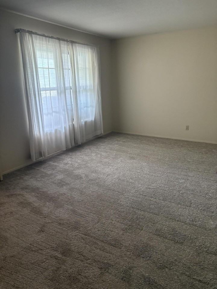 3344 Trinity Ave - Photo 5 of 25