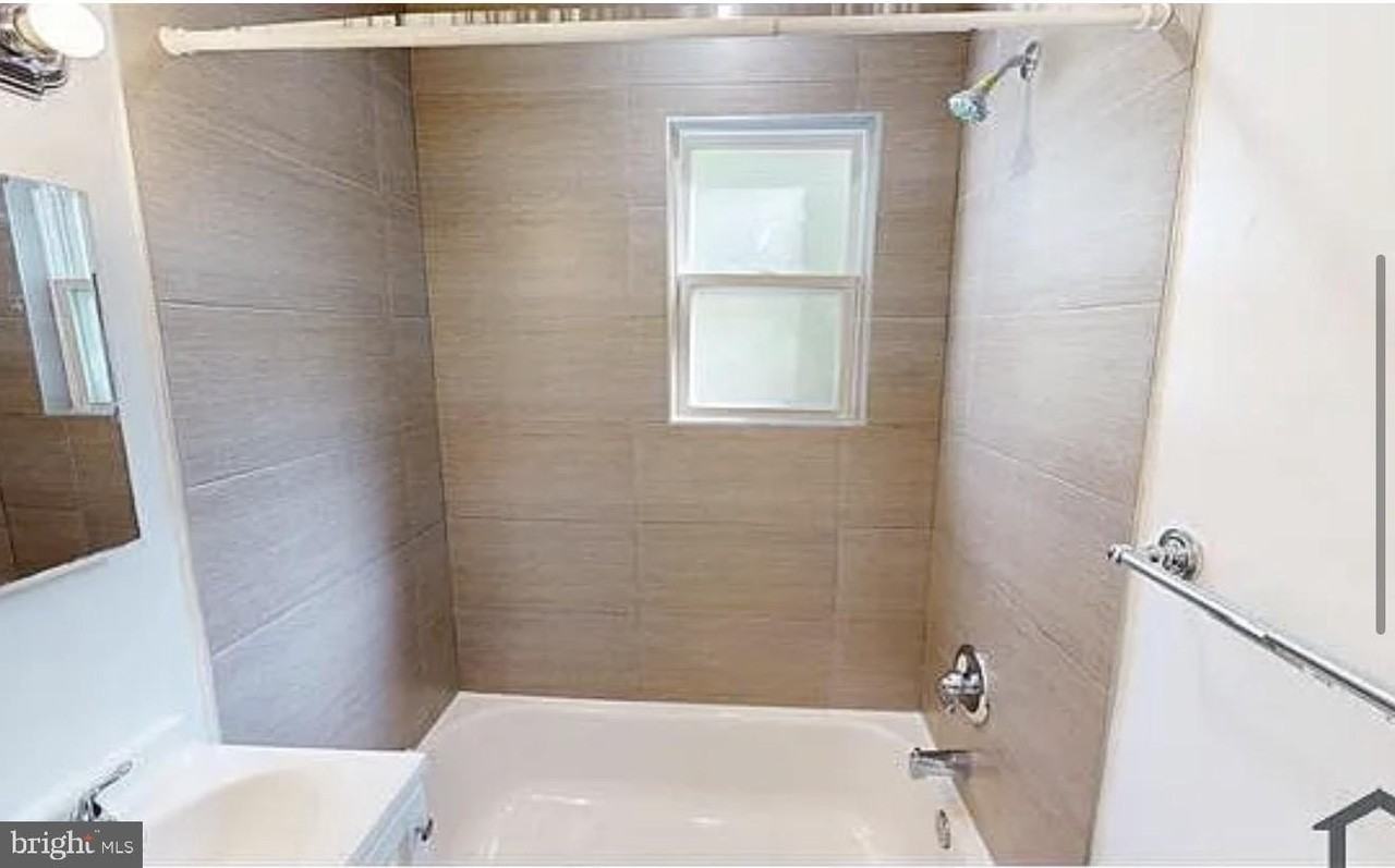 4203 Edson Pl Ne #3C - Photo 7 of 14