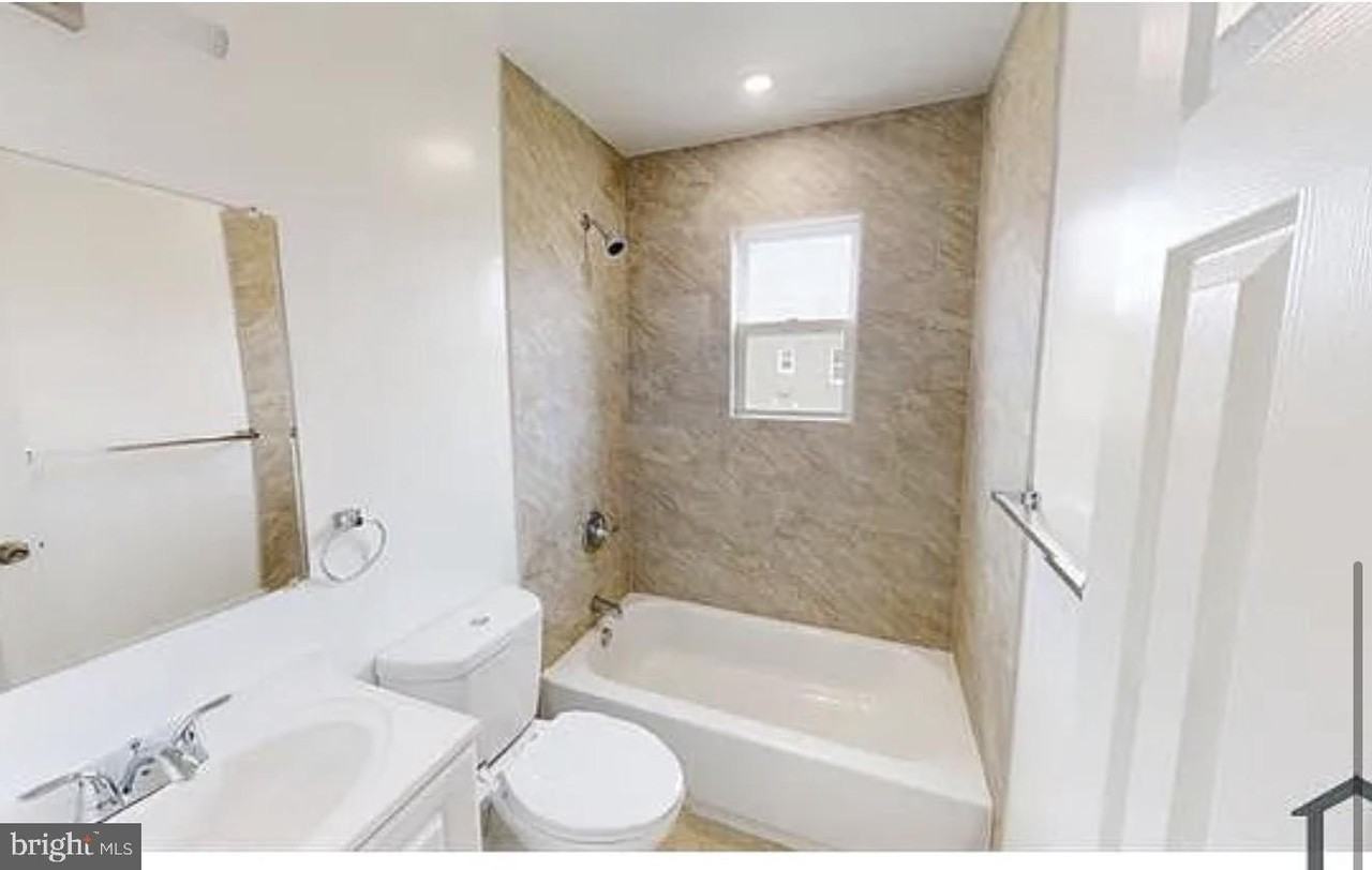 2429 Alabama Ave Se #202 - Photo 3 of 11
