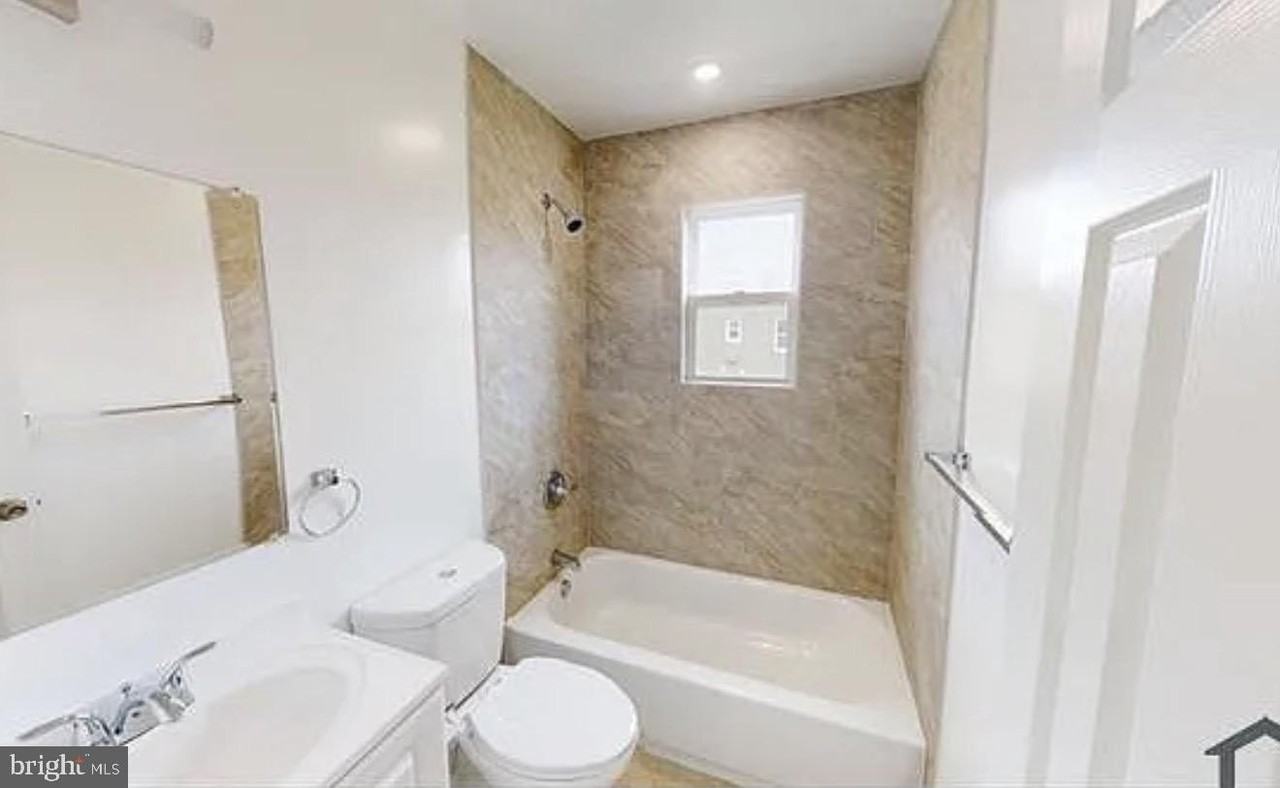 2429 Alabama Ave Se #202 - Photo 6 of 11