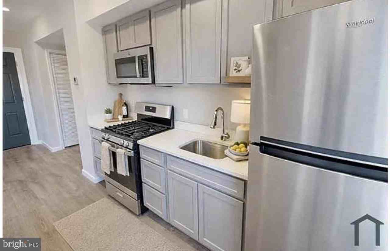 307 Division Ave Ne #101 - Photo 7 of 9