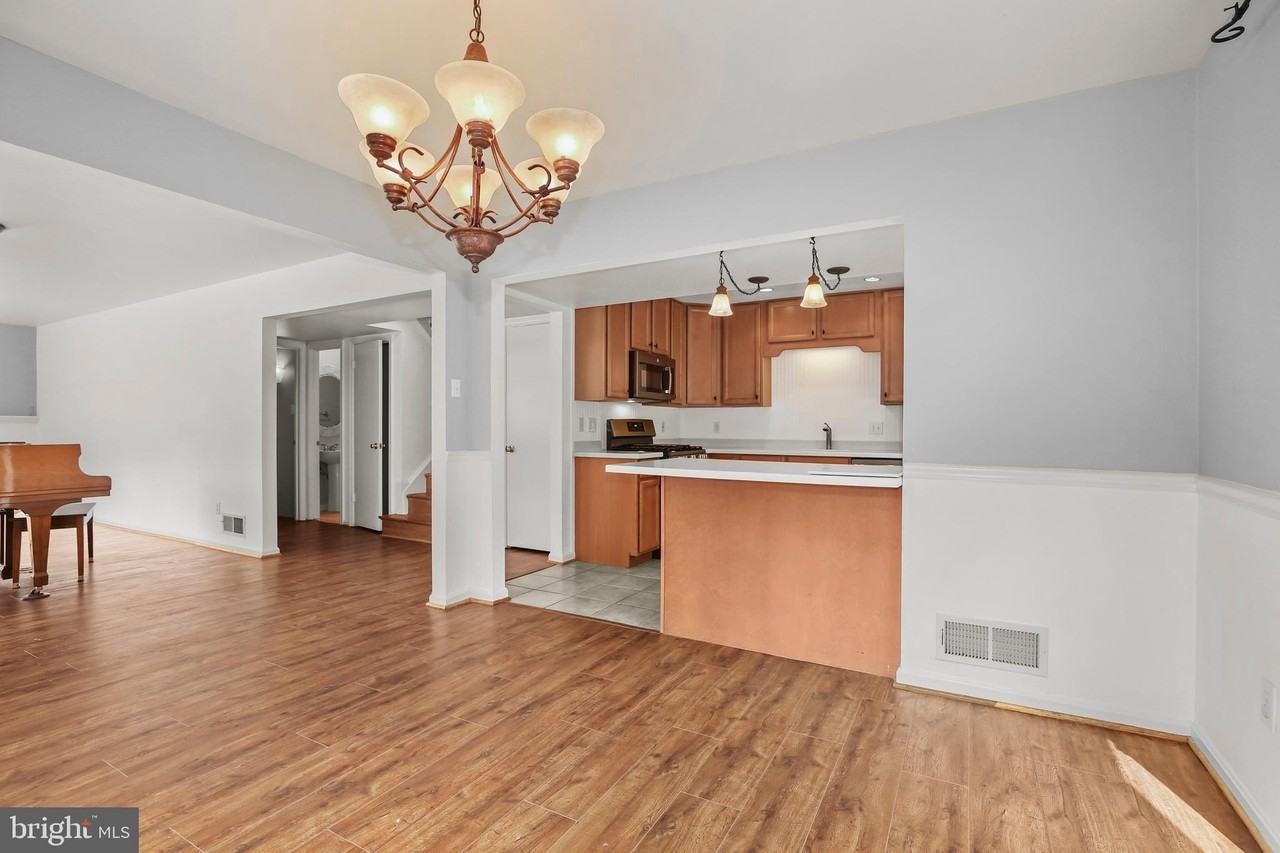 8510 Thames St - Photo 4 of 26