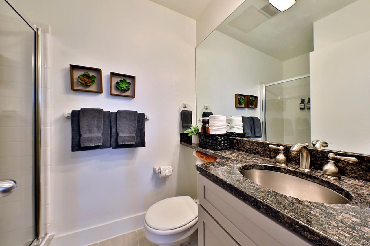 44 Concord Sq #1512195P - Photo 7 of 24