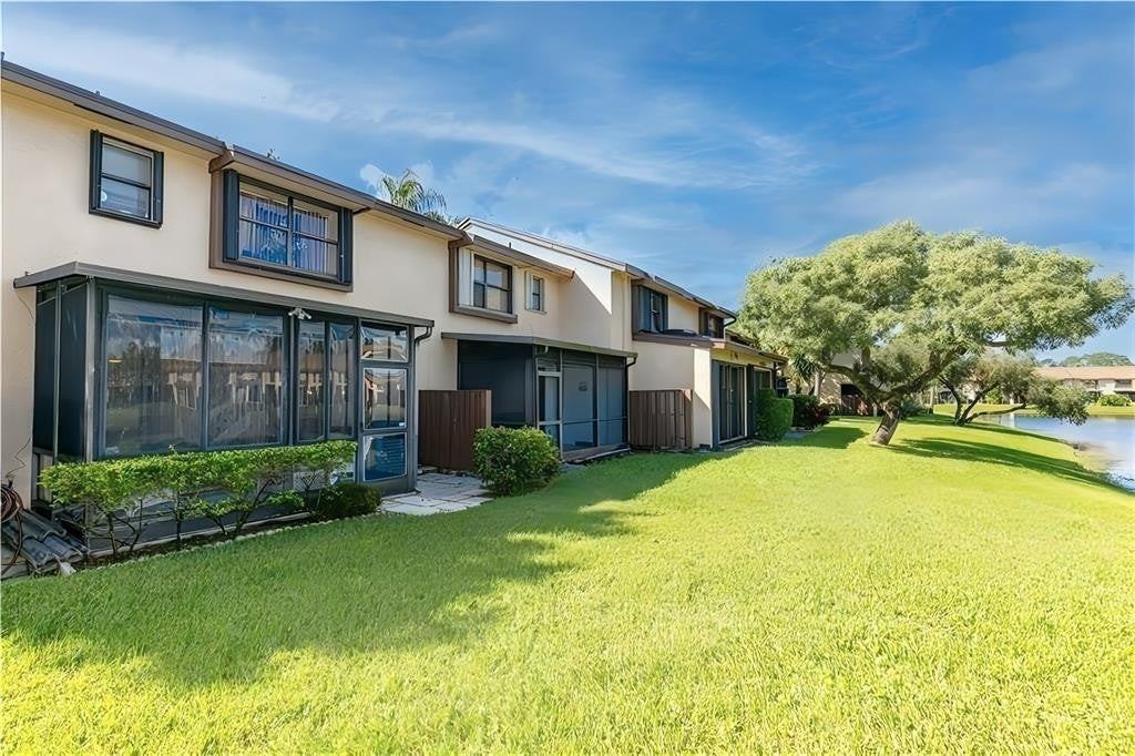 3950 Cocoplum Circle - Photo 4 of 8