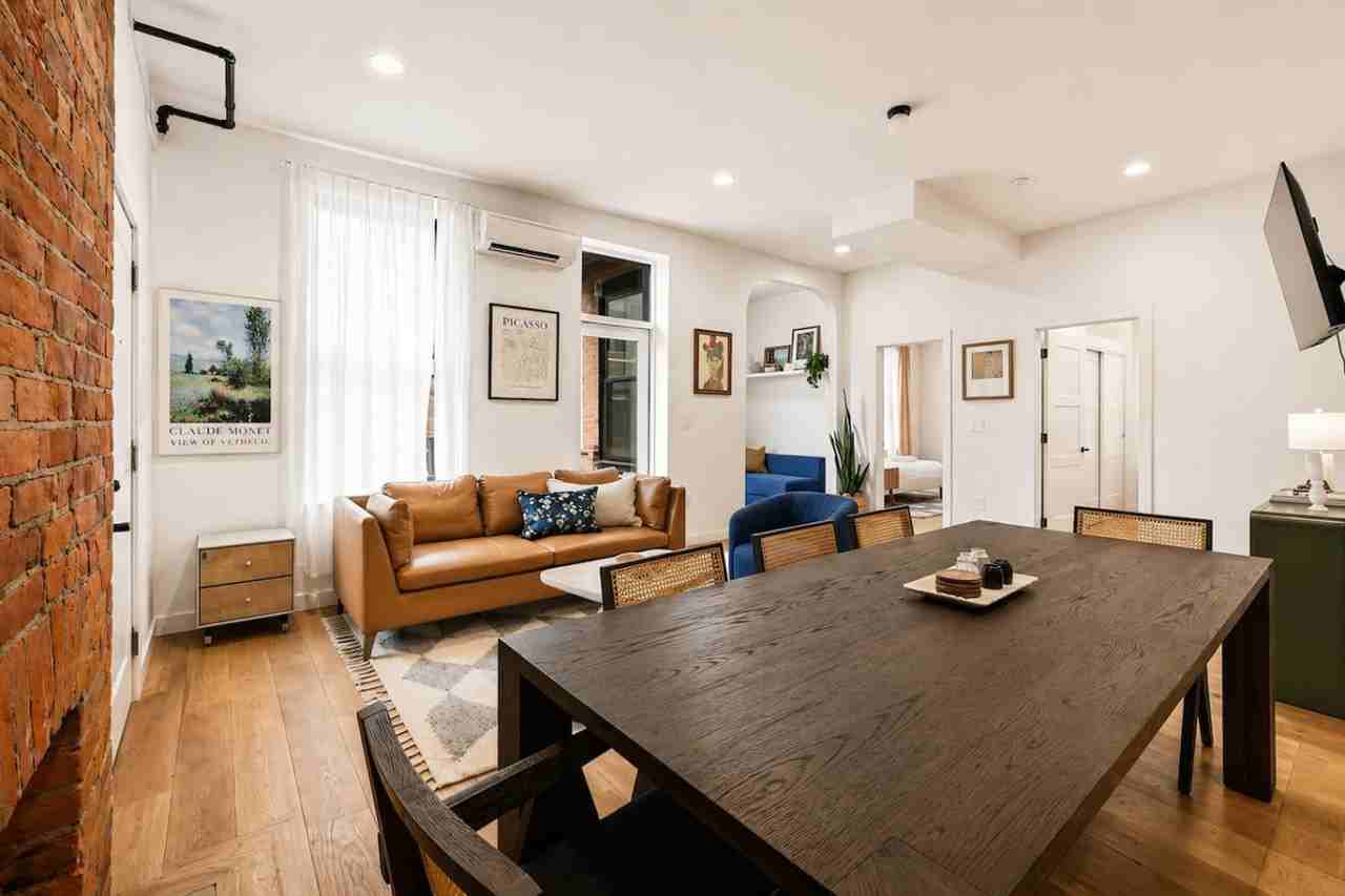1508 Pleasant Street - Photo 5 of 34