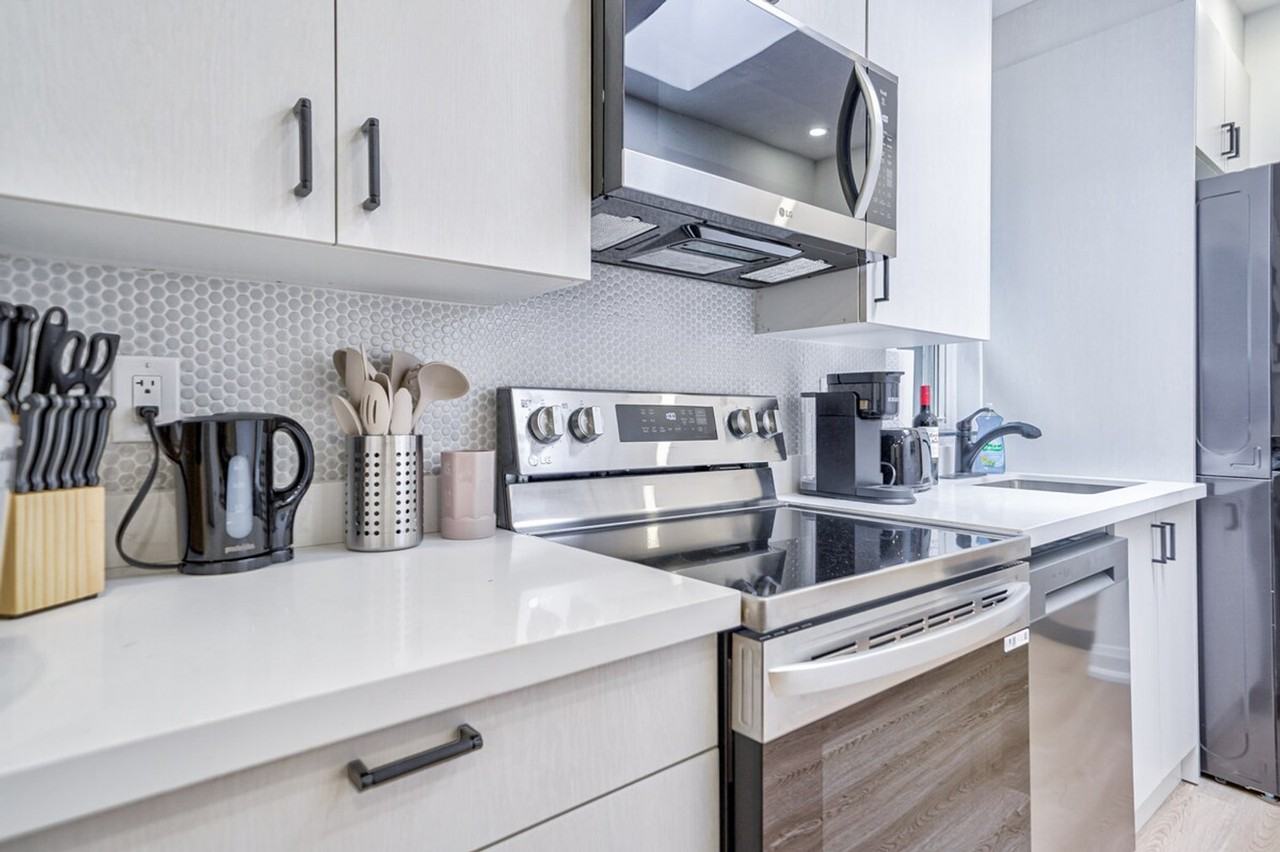 266 Maria St #1513114P - Photo 3 of 34