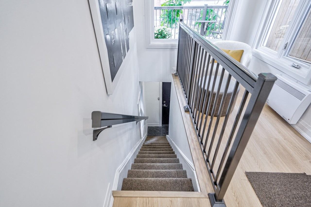 266 Maria St #1513114P - Photo 7 of 34