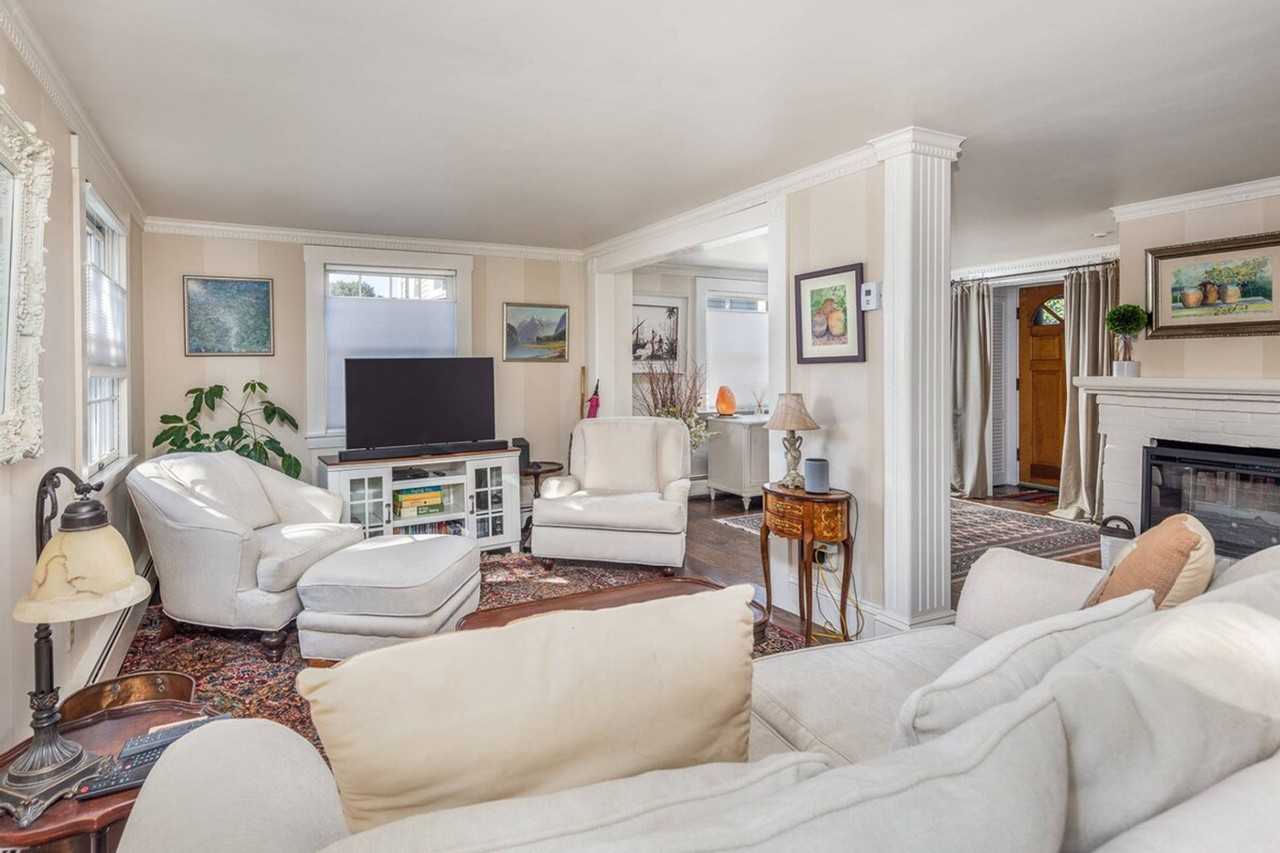 27 Blaney St #1045451P - Photo 4 of 35