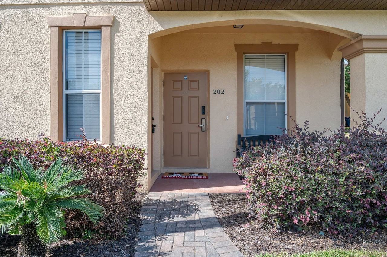 202 Napoli Dr #1524601P - Photo 6 of 46