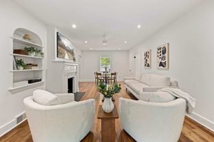 319 W Holly St - Photo 1 of 1