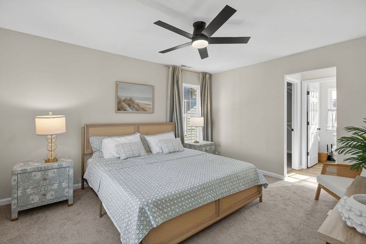 1321 Columbia St #1533640P - Photo 7 of 22