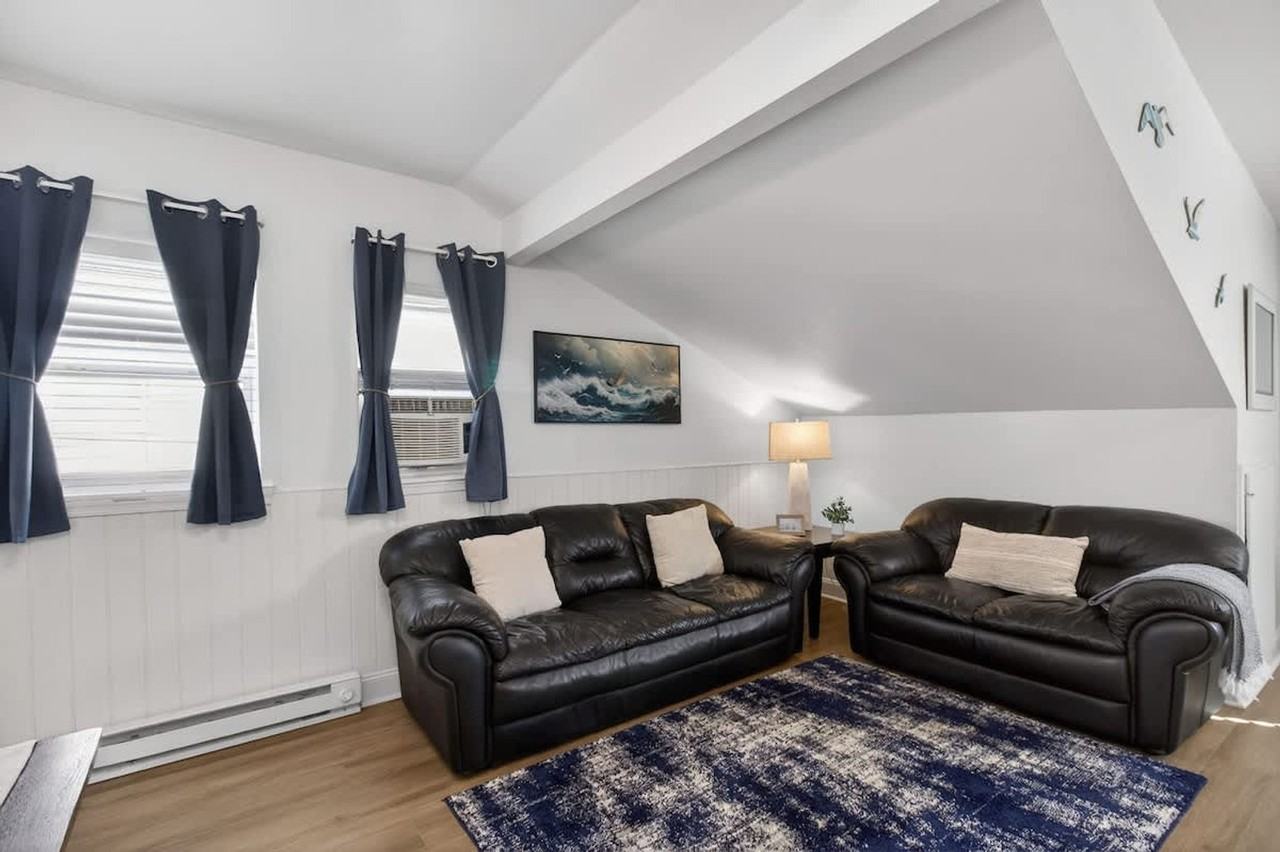 1427 W Ocean View Ave #1533636P - Photo 2 of 12