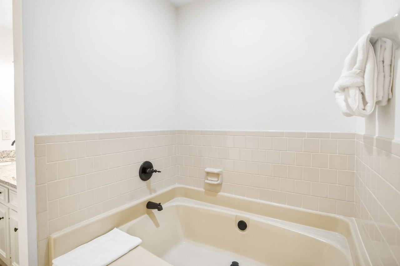 6536 Monmouth Mews #1533650P - Photo 5 of 24