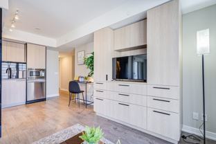 555 Yonge St - Photo 1 of 1