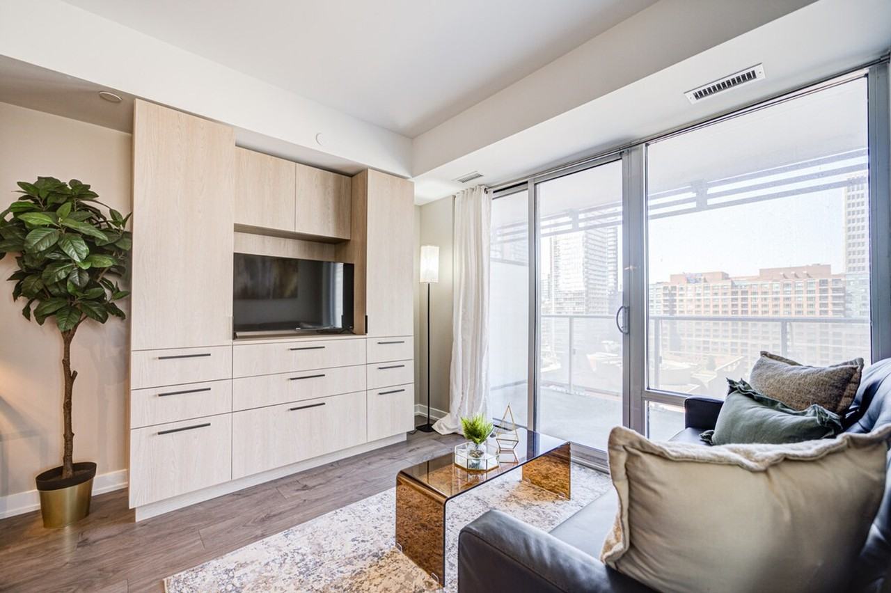 555 Yonge St #1513138P - Photo 5 of 34