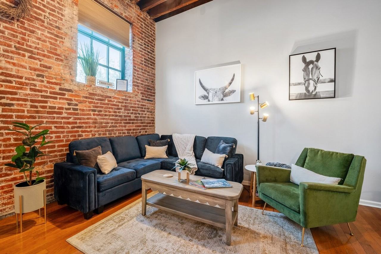 411 W Congress St #1531853P - Photo 5 of 50