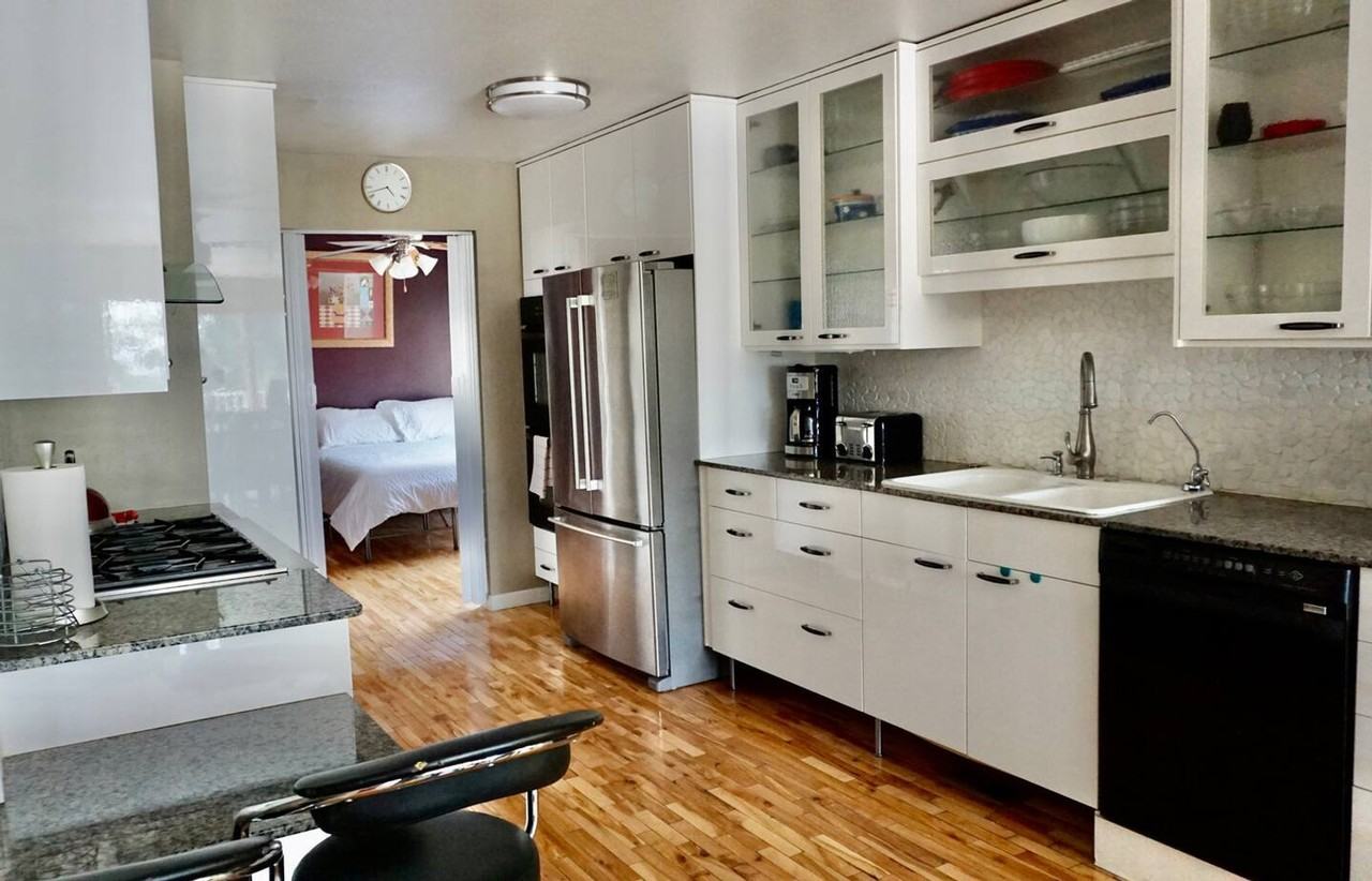 656 N Columbus St #1523707P - Photo 5 of 23