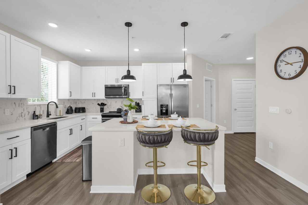 1223 E Plant St #1526934P - Photo 7 of 33