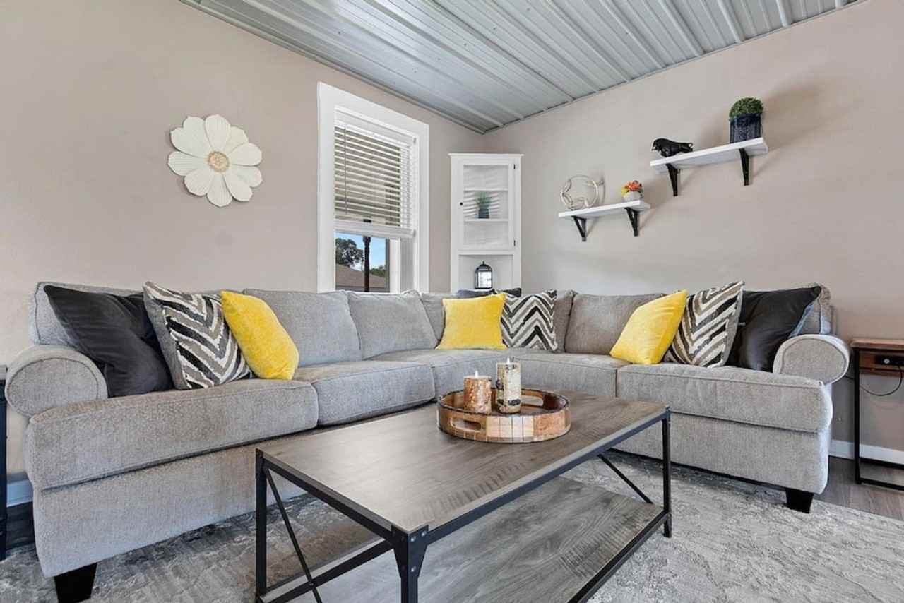 712 Mcdonald St #1531286P - Photo 4 of 39