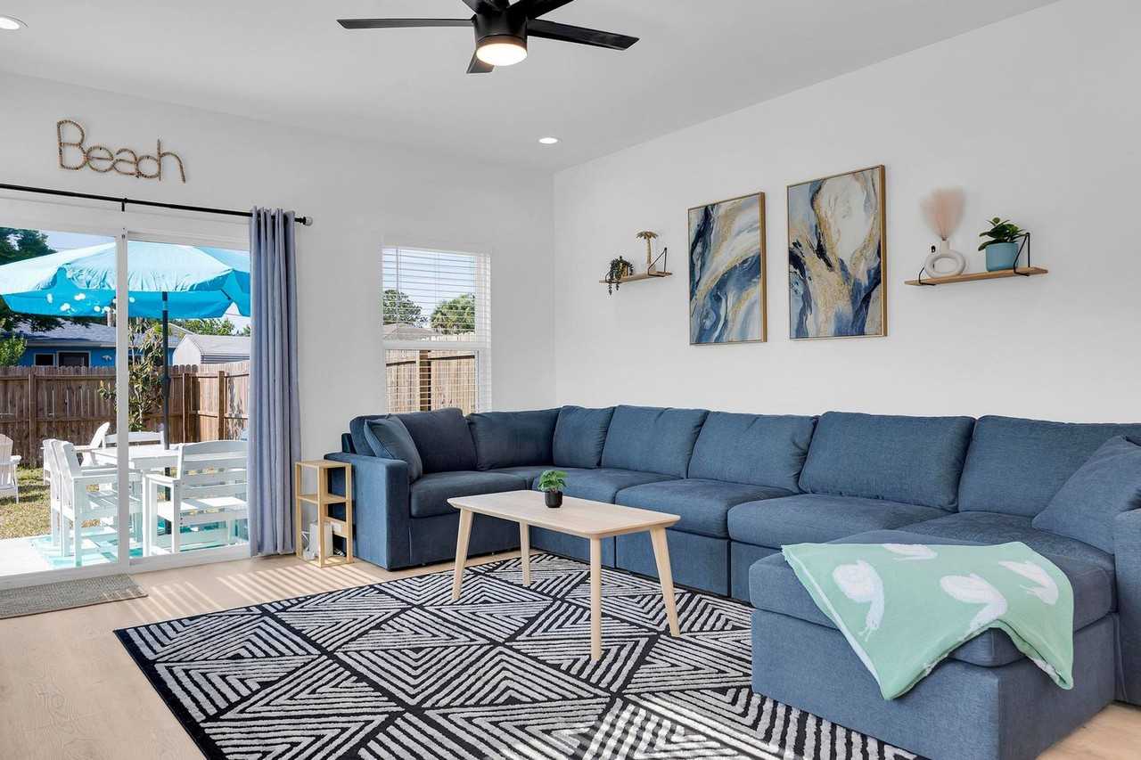 637 5th Ave S #1531283P - Photo 2 of 47