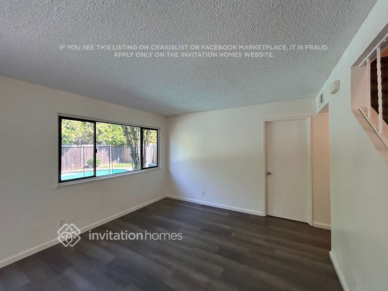2852 Londonderry Dr - Photo 4 of 21