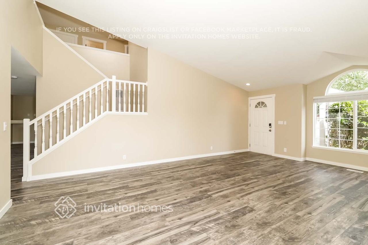 7621 67th St Ne - Photo 3 of 21