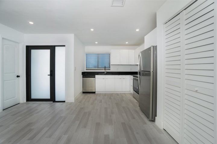 4315 Northwest 115th Avenue - Photo 5 of 8