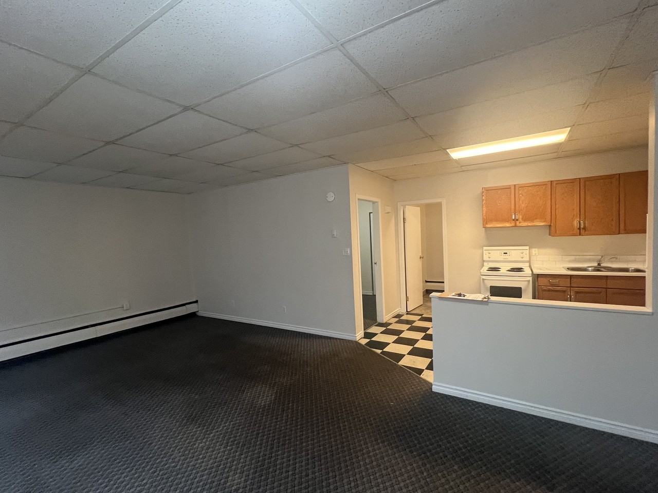 16421 Stony Plain Road Edmonton AB, T5P 4E8 - 101 #101 - Photo 3 of 7
